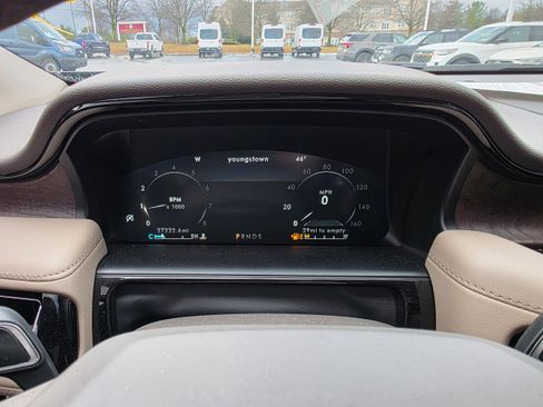 Used 2023 Lincoln Nautilus Reserve image 17