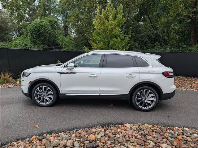 Used 2022 Lincoln Nautilus Reserve w/ Equipment Group 201A AWD/4WD image 2