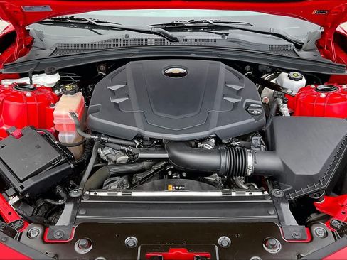 Used 2020 Chevrolet Camaro LT w/ Technology Package RWD image 9