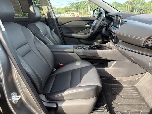 Used 2023 Nissan Rogue SV w/ SV Premium Package AWD/4WD image 32