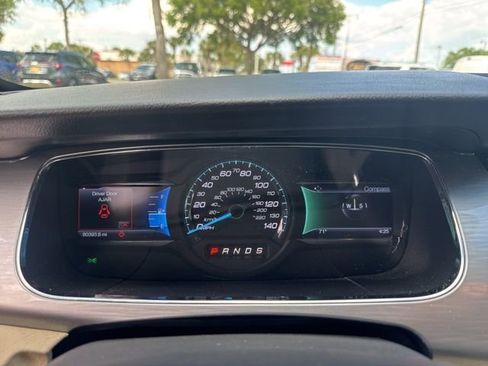 Used 2015 Ford Taurus SEL w/ Equipment Group 201A FWD image 25