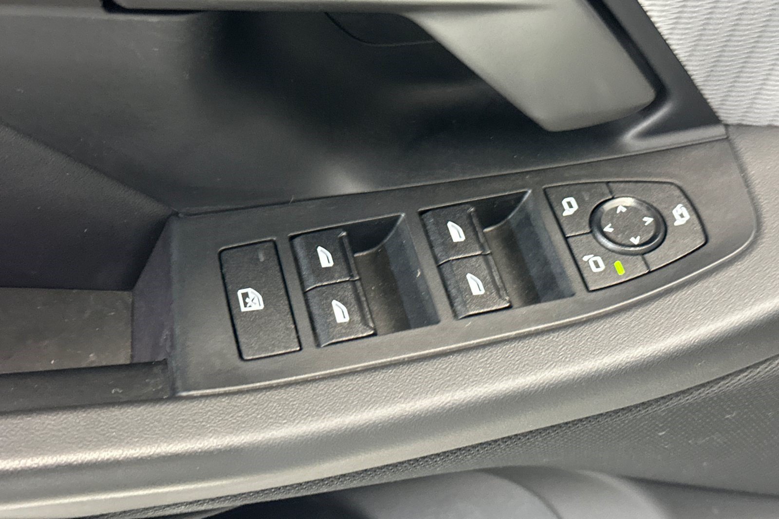 Used 2024 BMW i5 eDrive40i w/ M Sport Package RWD image 13