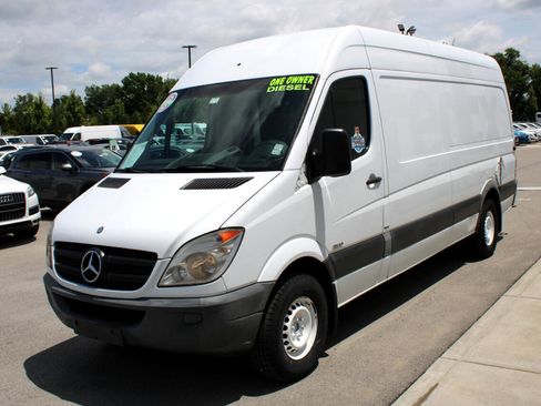 Used 2012 Mercedes-Benz Sprinter 2500 image 3