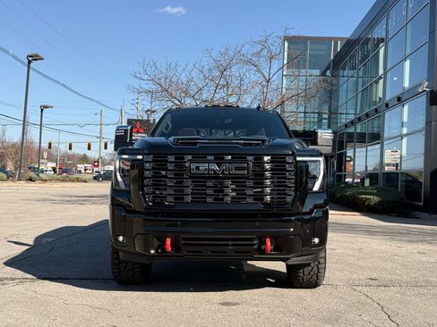 Used 2025 GMC Sierra 2500 Denali Ultimate image 4
