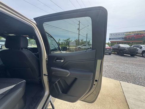 Used 2023 Chevrolet Colorado Z71 AWD/4WD image 30