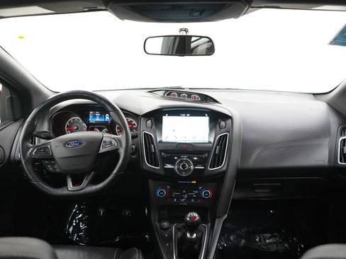 Used 2018 Ford Focus ST w/ Equipment Group 402A FWD image 13