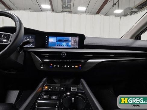 Used 2025 Nissan Murano SV AWD/4WD image 10