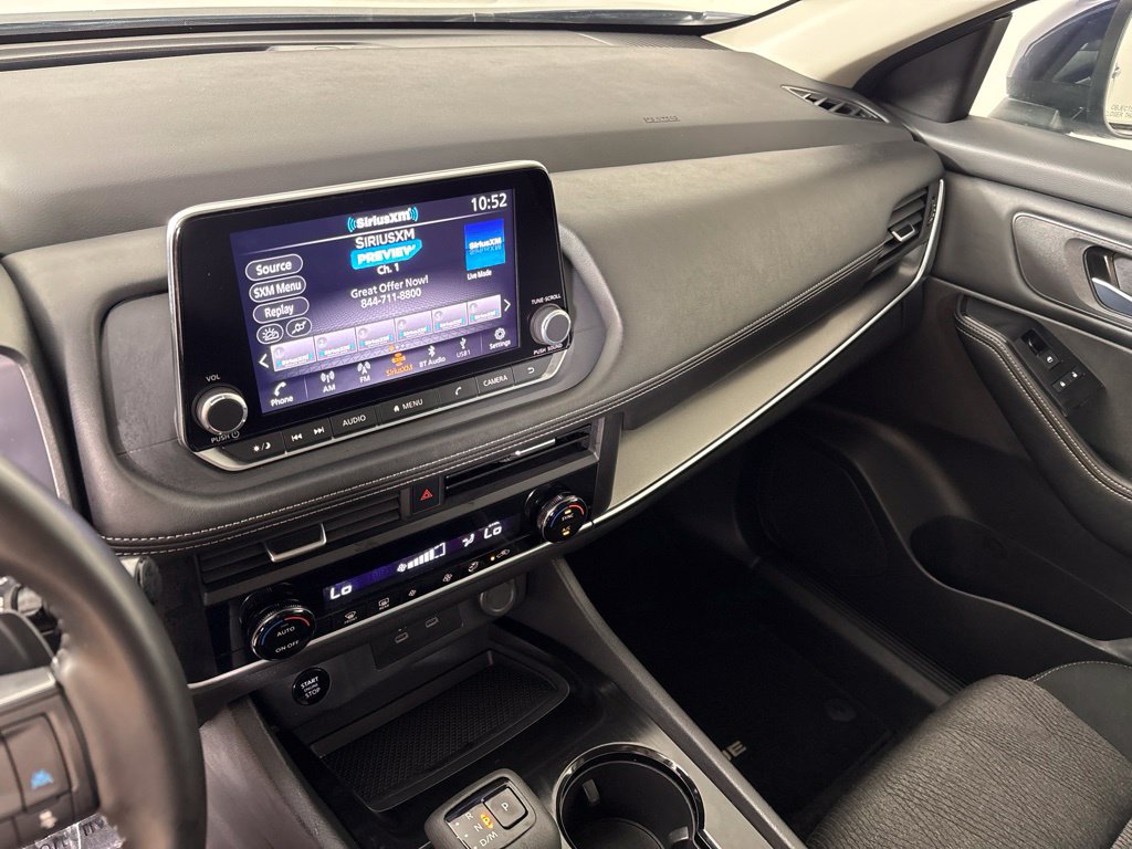 Used 2025 Nissan Rogue SV FWD image 39