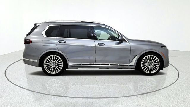 Used 2024 BMW X7 xDrive40i w/ Premium Package AWD/4WD image 10