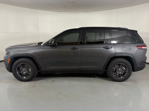 Used 2024 Jeep Grand Cherokee Trailhawk w/ Luxury Tech Group III image 6