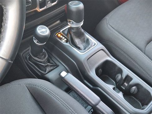 Certified 2022 Jeep Gladiator Sport image 19