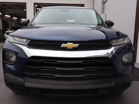 Used 2022 Chevrolet TrailBlazer LS FWD image 2