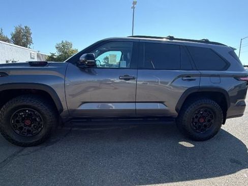 Used 2023 Toyota Sequoia TRD Pro AWD/4WD image 7