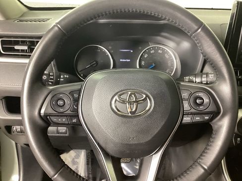 Used 2022 Toyota RAV4 XLE Premium AWD/4WD image 13