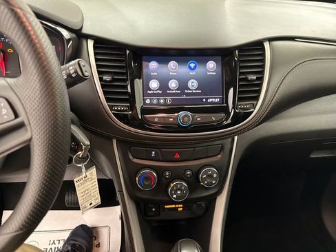 Used 2021 Chevrolet Trax LS FWD image 16