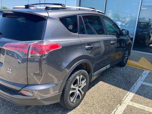 Used 2016 Toyota RAV4 LE AWD/4WD image 5