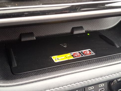 Used 2025 Toyota Highlander XLE image 27