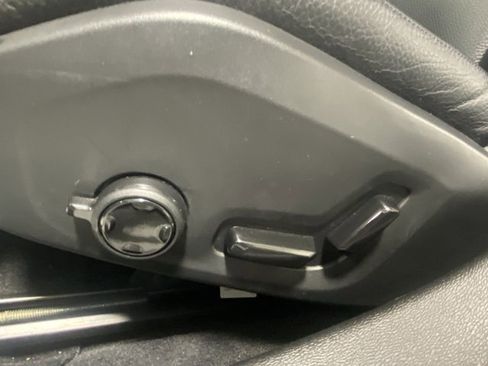 Used 2025 Volvo S60 T8 Ultra image 12