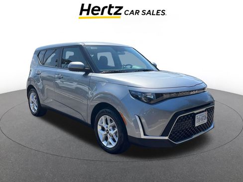 Used 2025 Kia Soul LX w/ LX Technology Package FWD image 1