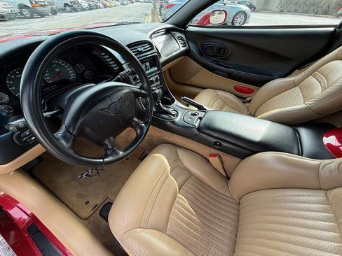 Used 2004 Chevrolet Corvette Convertible w/ Preferred Equipment Group image 16