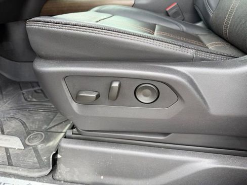 Used 2025 Chevrolet Silverado 1500 High Country image 16