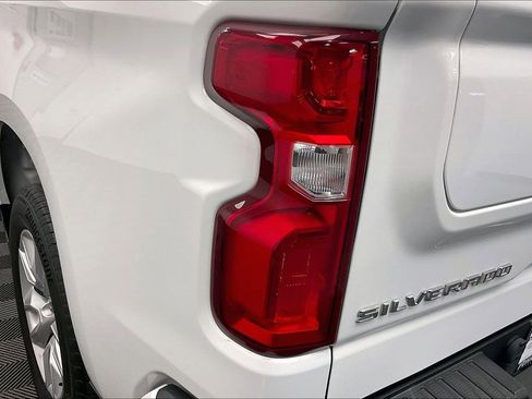 Used 2022 Chevrolet Silverado 1500 Custom w/ LPO, Blackout Package image 24