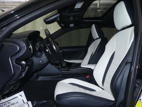 Used 2022 Lexus IS 500 image 27