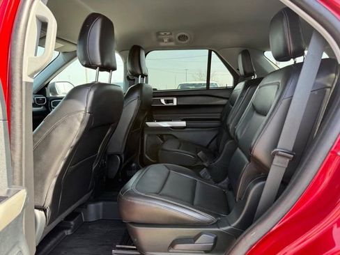 Used 2023 Ford Explorer XLT w/ Equipment Group 202A image 12