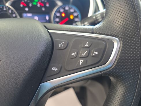 Used 2022 Chevrolet Equinox LT FWD image 16