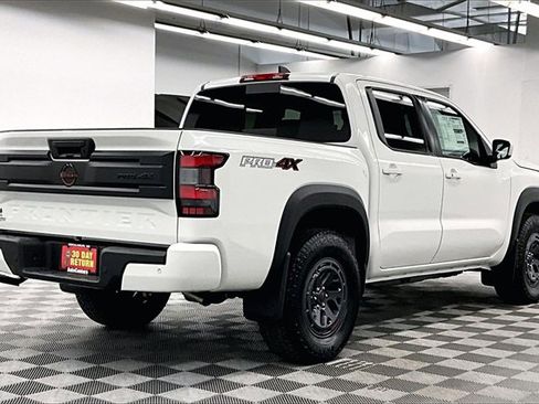 New 2025 Nissan Frontier PRO-4X image 17