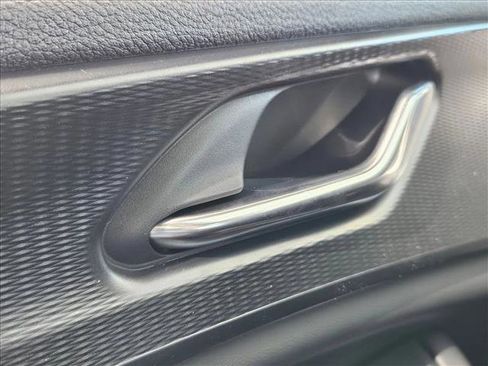 New 2025 Jeep Grand Cherokee Altitude image 13