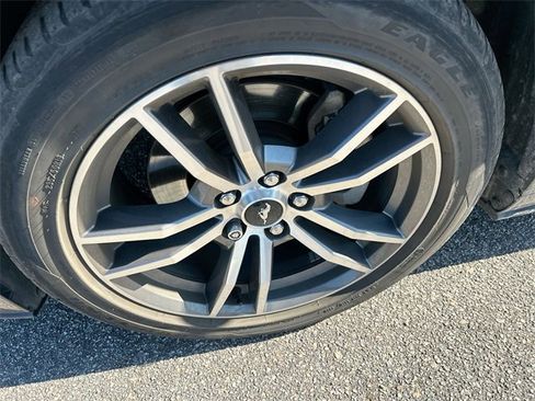 Used 2016 Ford Mustang Premium image 14