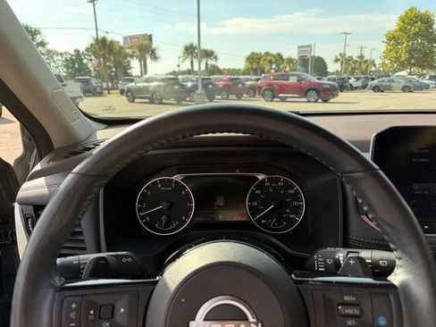 Used 2023 Nissan Rogue SL w/ SL Premium Package FWD image 18