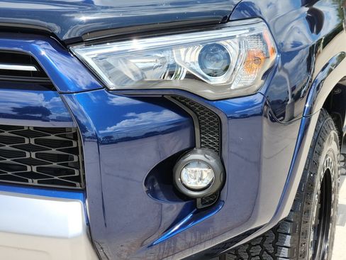 Used 2024 Toyota 4Runner TRD Off-Road Premium w/ Moonroof Package AWD/4WD image 10