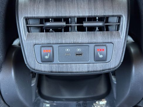 Used 2023 Nissan Ariya FWD image 31