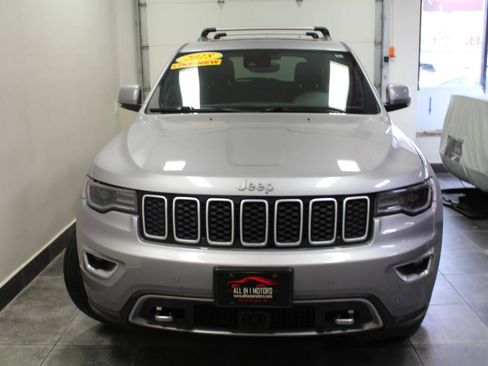 Used 2018 Jeep Grand Cherokee Limited AWD/4WD image 2