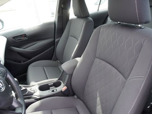 Used 2025 Toyota Corolla LE image 19