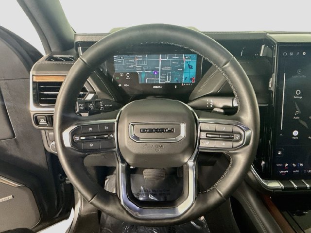 Used 2025 GMC Yukon Denali RWD image 12