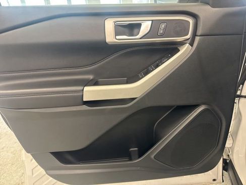 Used 2021 Ford Explorer XLT w/ Equipment Group 202A image 18