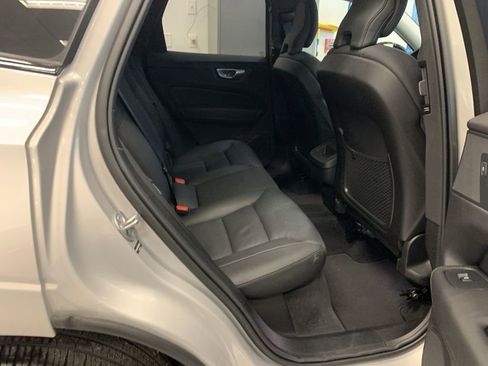 Used 2025 Volvo XC60 B5 Plus image 18