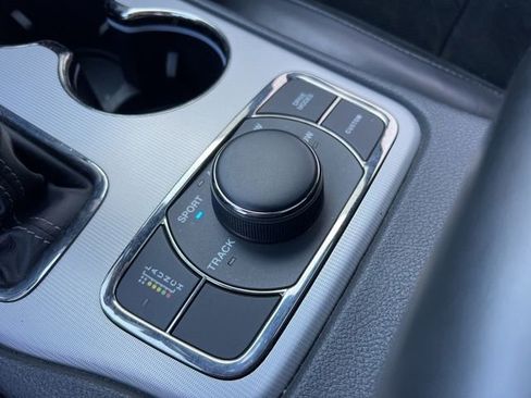 Used 2018 Jeep Grand Cherokee Trackhawk image 25