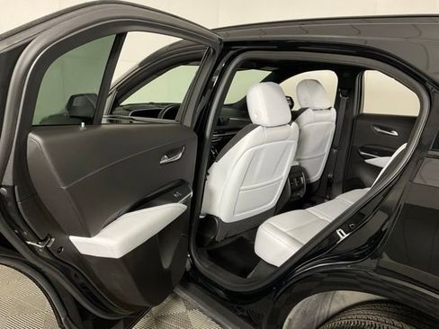 Used 2025 Cadillac XT4 Sport image 31
