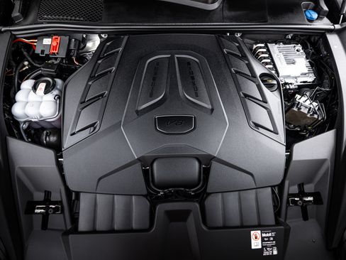 New 2025 Porsche Cayenne Turbo GT image 25