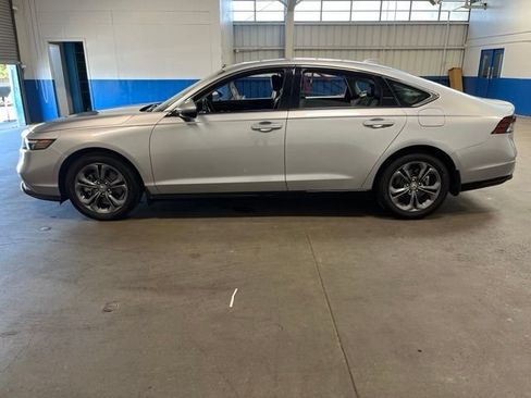Used 2025 Honda Accord EX-L image 6