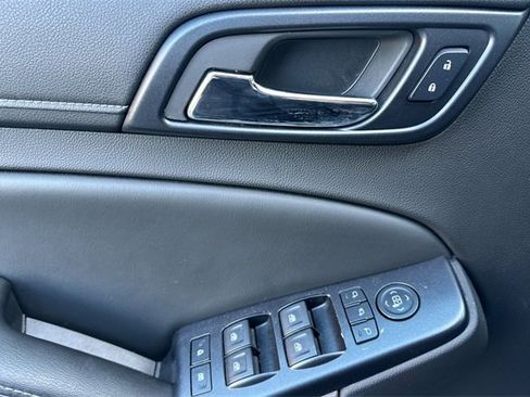 Used 2015 GMC Yukon XL SLT w/ Open Road Package image 11