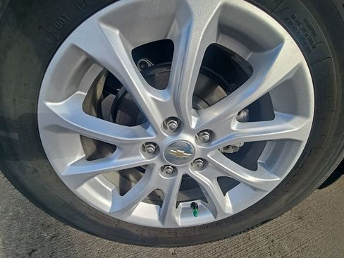 Certified 2020 Chevrolet Equinox LT image 9