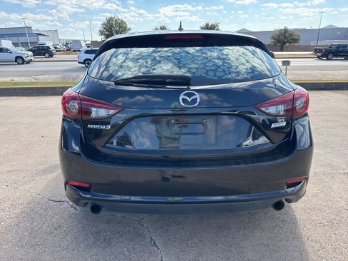 Used 2017 MAZDA MAZDA3 Touring image 6