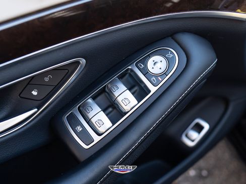 Used 2019 Mercedes-Benz S 560 Sedan w/ Premium Package image 44