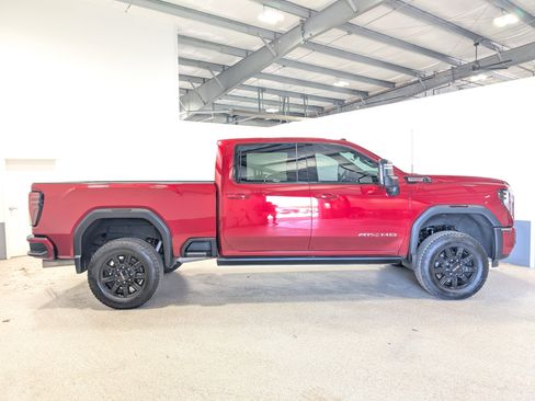 Used 2024 GMC Sierra 2500 AT4 w/ AT4 Premium Plus Package AWD/4WD image 2