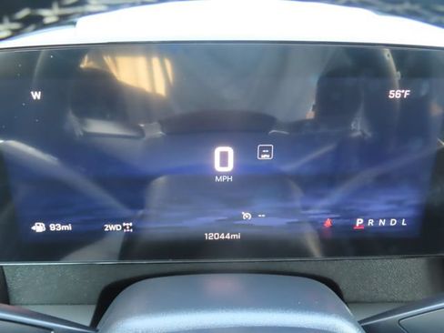 Used 2025 Chevrolet Traverse LT w/ Driver Confidence Package AWD/4WD image 34